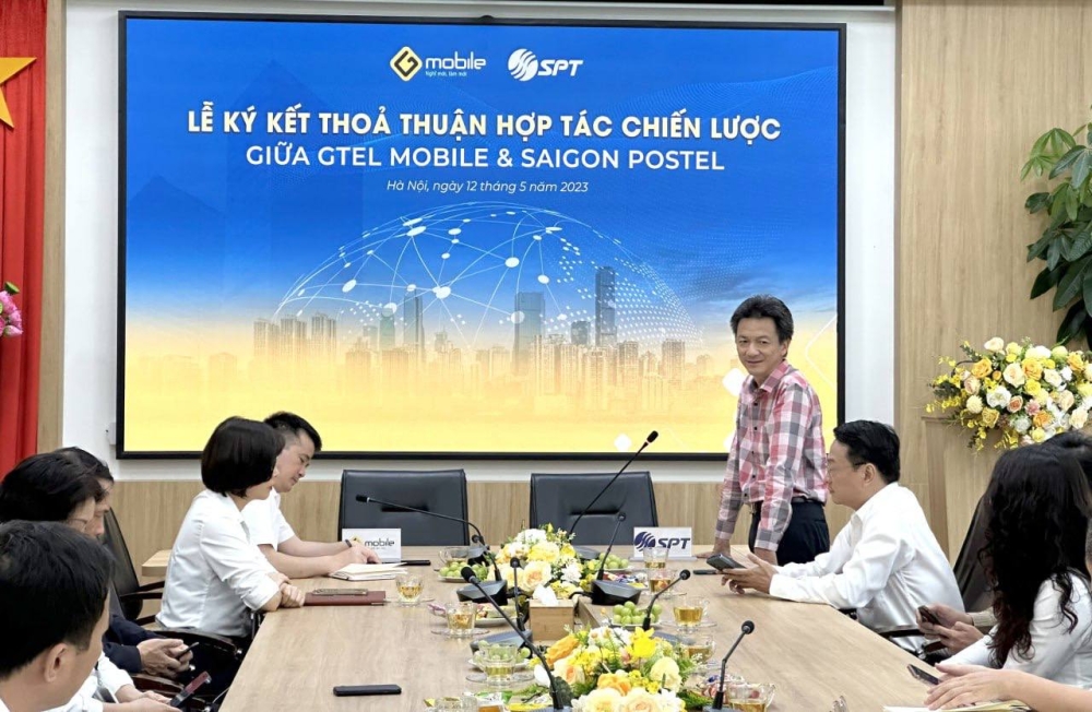 gmobile va spt hop tac phat trien san pham dich vu chuyen doi so