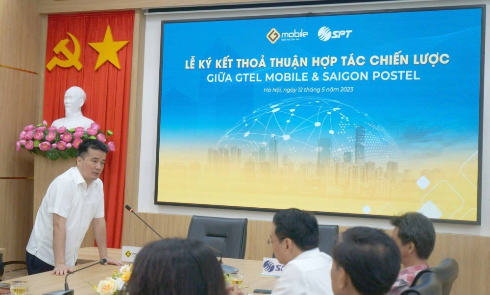 gmobile va spt hop tac phat trien san pham dich vu chuyen doi so